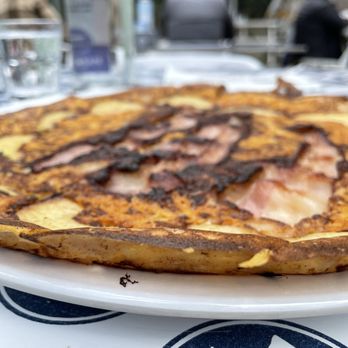 PANCAKES Amsterdam - Showing how thin the Dutch pancakes are - Pancakes Near Me - Amsterdam, New Hampshire PANCAKES Amsterdam - Showing how thin the Dutch pancakes are - Pancakes Near Me - Amsterdam, New Hampshire