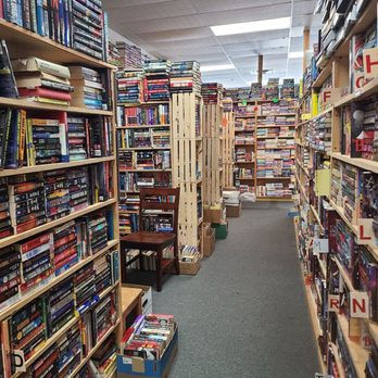 The Crazy Book Lady - Used Bookstore Near Me - Acworth, Georgia