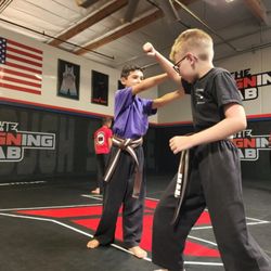 Universal Kempo Karate Schools - Junior class - training blocks