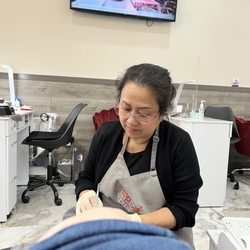 Top Coat Nail Bar - She's into the pedi