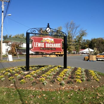Lewis Orchards - Fruits & Veggies Near Me - Dickerson, Maryland