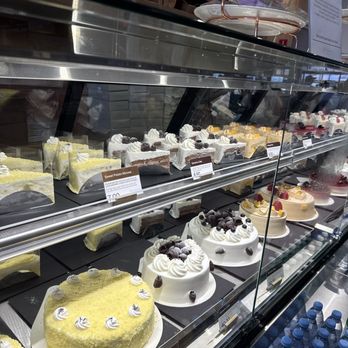 Basquia Bakery - Bakeries Near Me - Daly City, California