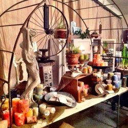 Uptown Merchantile & Marketplace - Glorious shoppe of antiques and crafts, and shockingly affordable.