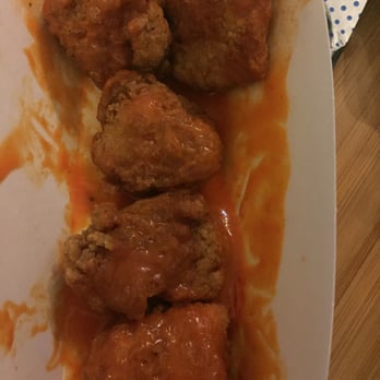 Sonic Drive-In - Buffalo wings...6 for $5. Meh, not amazing but not bad - Ice Cream & Frozen Yogurt Near Me - Tampa, Florida