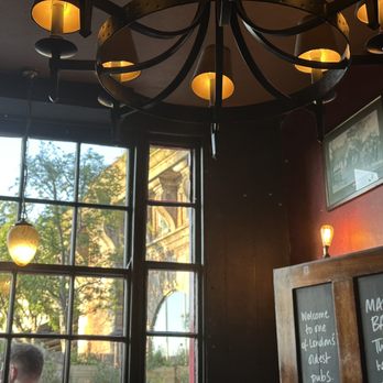 The Anchor - A huge swarm of flies (I don't know if you can see in this picture). Absolutely disgusting. - Pubs Near Me - London, XGL