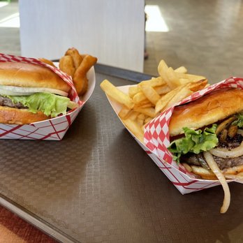 Lucy's Burgers - Yum - Hot Dogs Near Me - Flagstaff, Arizona