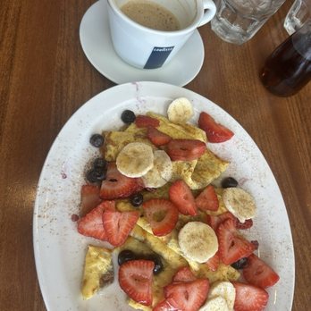 Le Peep - Dessert Fruit Crepe - American Near Me - Tampa, Florida Le Peep - Dessert Fruit Crepe - American Near Me - Tampa, Florida