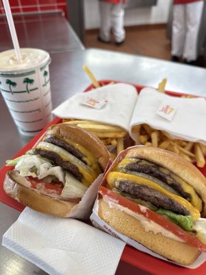 In-N-Out Burger by null