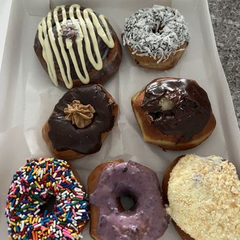 Flip Flops Donut Shop - Donuts Near Me - Emerald Isle, North Carolina