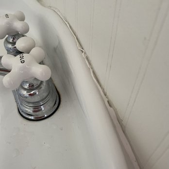 Perfect Flush - Caulking 101: smooth with finger so it doesn't look like a child's toothpaste art project. - Plumbing Near Me Perfect Flush - Caulking 101: smooth with finger so it doesn't look like a child's toothpaste art project. - Plumbing Near Me