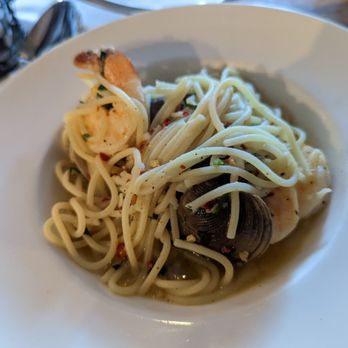 Centonove - Spaghetti Vongole E Gamberi - $26 - 1/2 portion - Italian Near Me - Los Gatos, California Centonove - Spaghetti Vongole E Gamberi - $26 - 1/2 portion - Italian Near Me - Los Gatos, California