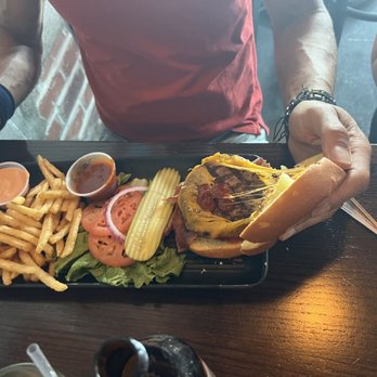 Strap Tank Brewery - Burger - New American Near Me - Lehi, Utah