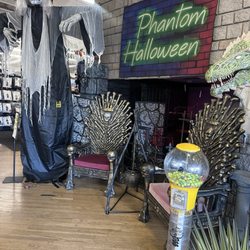 Phantom Halloween - Nice decor to buy