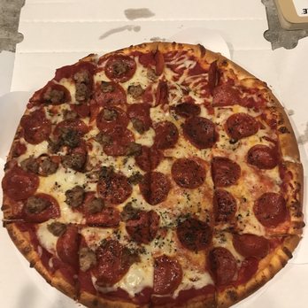 Pagoni's Pizza - Pizza Near Me - Kaukauna, Wisconsin