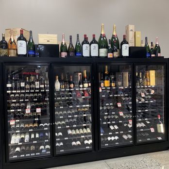 Liquor Barn - a display of bottles of wine - Beer, Wine & Spirits Near Me - Vernon Hills, Illinois Liquor Barn - a display of bottles of wine - Beer, Wine & Spirits Near Me - Vernon Hills, Illinois
