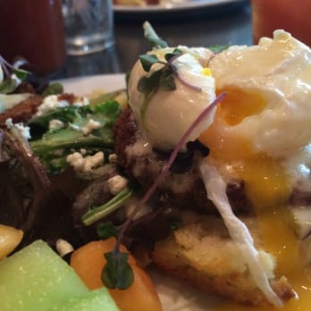 B Matthews Eatery - New American Near Me - Savannah, Georgia