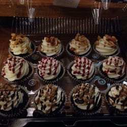 Cupcake Addict - Beautiful cupcakes-they made a great gift!