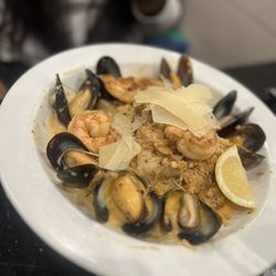 Latitude Seafood Co - Bel Air - Seafood pasta