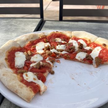 Vero Amore - Swan - Wood fired pizza with sausage mozzarella cheese and red sauce - Pizza Near Me - Tucson, Arizona
