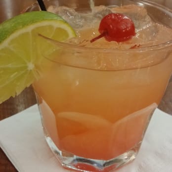 Embassy Suites by Hilton Chicago Downtown Magnificent Mile - Mai Tai at the managers reception - Hotels Near Me - Chicago, Illinois