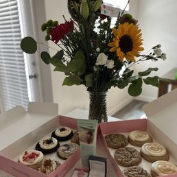 So amazing, second time ordering from this location and they always deliver! Thank you for the delicious cookies on my birthday So amazing, second time ordering from this location and they always deliver! Thank you for the delicious cookies on my birthday
