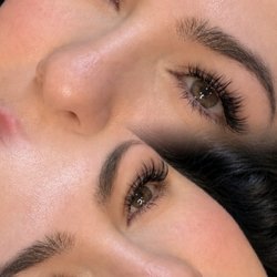 Hermosa Artistry - Classic set Enhance your natural beauty with our Classic Lash Set! Each extension is carefully applied to one natural lash, creating a soft,