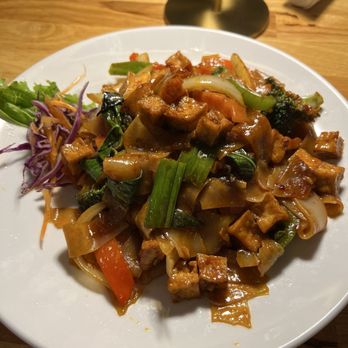ThaiZapp Restaurant and bar - Drunken noodle w/ tofu - Thai Near Me - Charleston, South Carolina ThaiZapp Restaurant and bar - Drunken noodle w/ tofu - Thai Near Me - Charleston, South Carolina