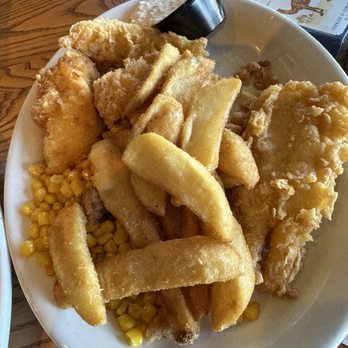 Cracker Barrel Old Country Store - Breakfast & Brunch Near Me - Mansfield, Ohio