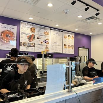 Cinnaholic - customers at the counter - Bakeries Near Me - Pittsburgh, Pennsylvania Cinnaholic - customers at the counter - Bakeries Near Me - Pittsburgh, Pennsylvania