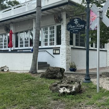 Pisces Rising - Seafood Near Me - Mount Dora, Florida Pisces Rising - Seafood Near Me - Mount Dora, Florida