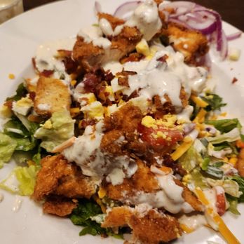 Aspen Creek Grill - Aspen Salad with fried chicken bites and ranch. - Seafood Near Me - Tyler, Texas