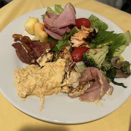 First plate.  In the front left is the crab dip.