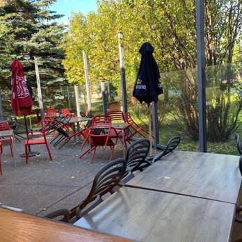 Boston Pizza - Patio - Pizza Near Me - Canmore, Alberta
