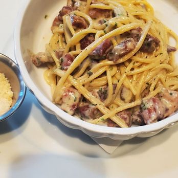 Rustic, Francis's Favorites - Spaghetti carbonara - Italian Near Me - Geyserville, California Rustic, Francis's Favorites - Spaghetti carbonara - Italian Near Me - Geyserville, California