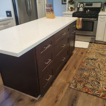 A Ramos Construction - a kitchen with a large island - General Contractors Near Me - Brentwood, California A Ramos Construction - a kitchen with a large island - General Contractors Near Me - Brentwood, California