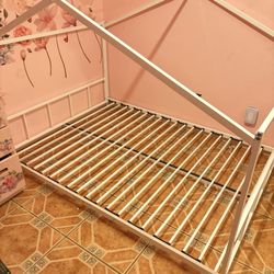 Nellis Auction - Product photo of full size bed frame