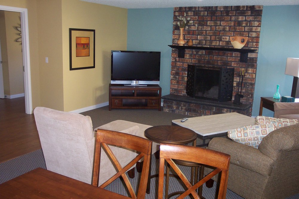 CORNELL MANOR APARTMENTS Updated September 2024 670 NW Saltzman Rd