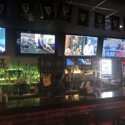 Beef 'O' Brady's - Bar area