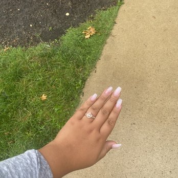 Li Li Nails - Nail Salons Near Me - Lisle, Illinois