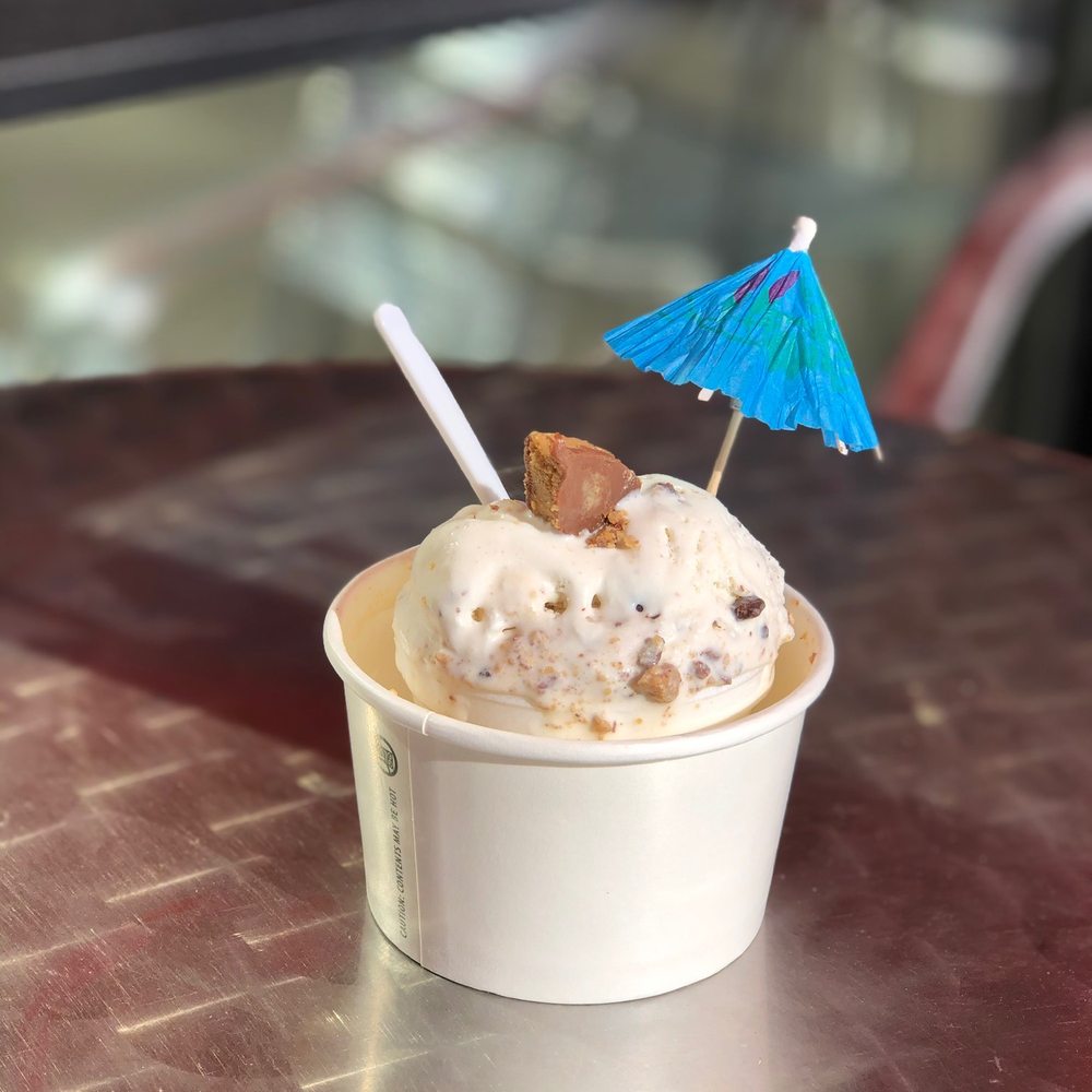 Cookie dough Scoop with reeces Cookie dough Scoop with reeces