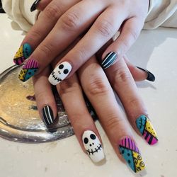 L A Nails