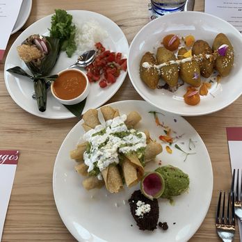 Hugo's - taquitos de pollo, lechon, molotes de platano - Mexican Near Me - Houston, Texas Hugo's - taquitos de pollo, lechon, molotes de platano - Mexican Near Me - Houston, Texas