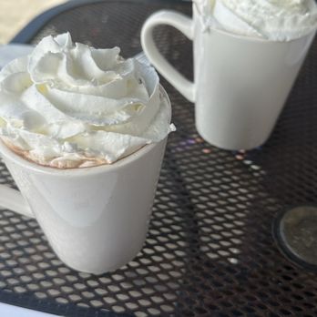 Frankie & Lola's Front Street Cafe - Hot chocolates - Breakfast & Brunch Near Me - Morro Bay, California