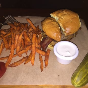 Buttonwood Grill - Guinness burger with sweet potato fries - New American Near Me - Lahaska, Pennsylvania Buttonwood Grill - Guinness burger with sweet potato fries - New American Near Me - Lahaska, Pennsylvania