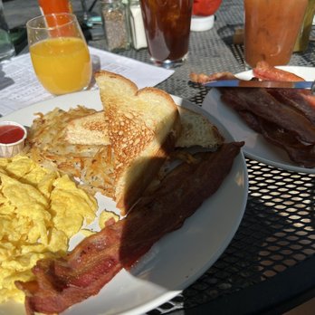 Robins - Breakfast & Brunch Near Me - Salida, Colorado