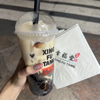 Xing Fu Tang - 5th Avenue - Black Sesame Boba Milk Tea that did not taste good for almost $10. - Bubble Tea Near Me - New York, New York Xing Fu Tang - 5th Avenue - Black Sesame Boba Milk Tea that did not taste good for almost $10. - Bubble Tea Near Me - New York, New York
