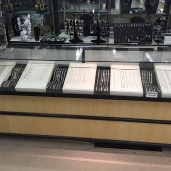Emerald City Jewelers - 925 Italian silver chain! Every length 14in-30in - Jewelry Near Me - Myrtle Beach, South Carolina Emerald City Jewelers - 925 Italian silver chain! Every length 14in-30in - Jewelry Near Me - Myrtle Beach, South Carolina