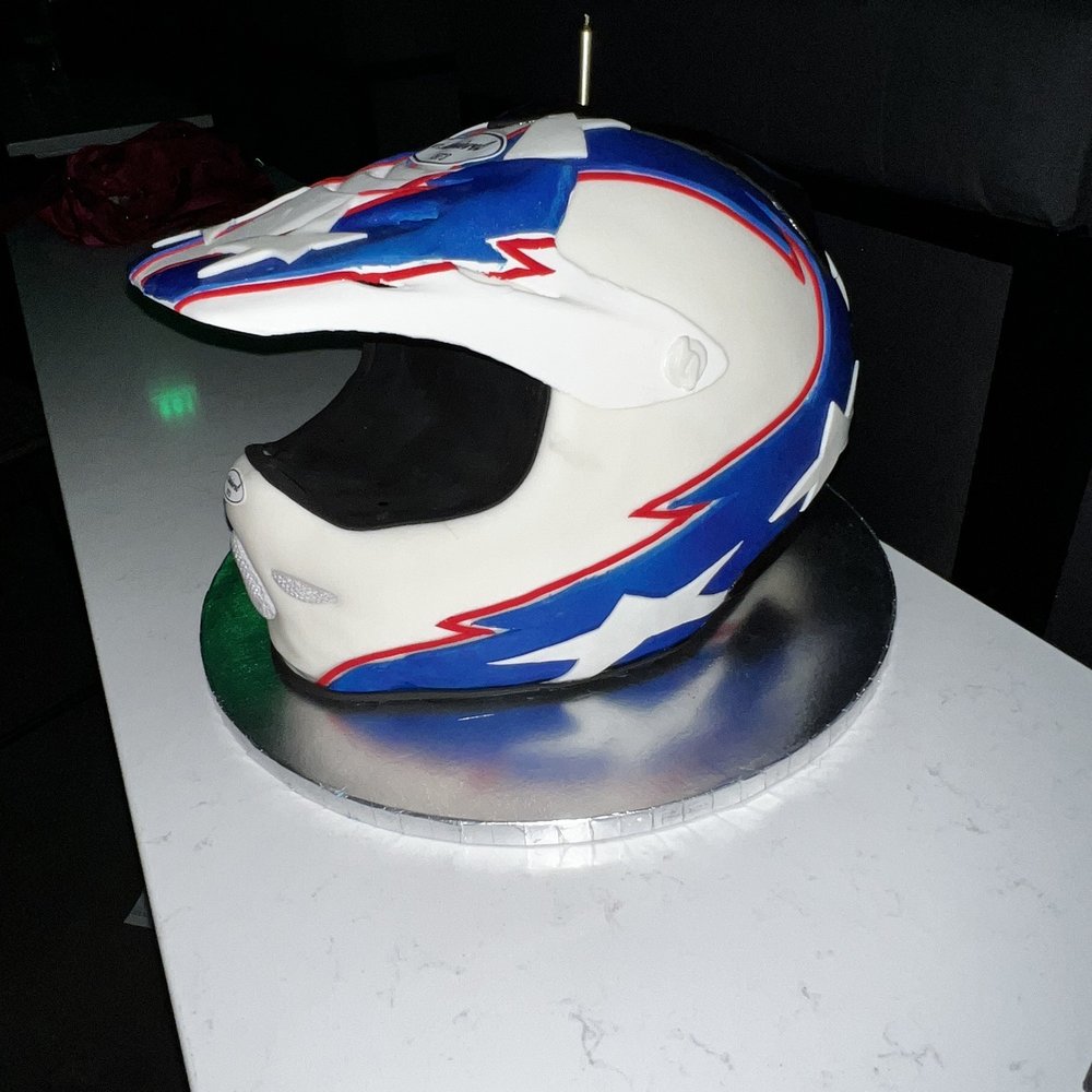 LA Custom Cakes - Motocross helmet cake - Custom Cakes Near Me LA Custom Cakes - Motocross helmet cake - Custom Cakes Near Me