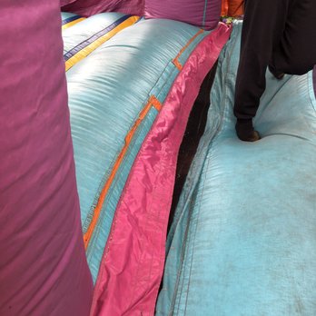 Jump For Fun - Coming apart at the seams! The kids kept falling into the gaping velcro! - Bounce House Rentals Near Me - Los Angeles, California