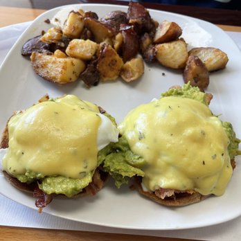 The Village Griddle - California Benedict - Breakfast & Brunch Near Me - Plainville, Massachusetts